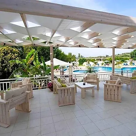 Hotel Happy Days